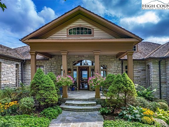 2nd image of 950 Equestrian Drive