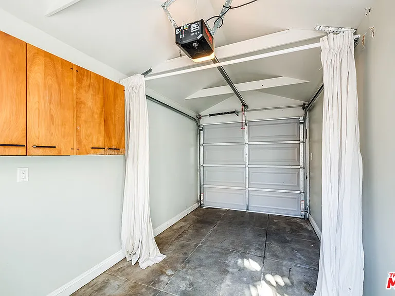 7722 Clinton St — Photo 25