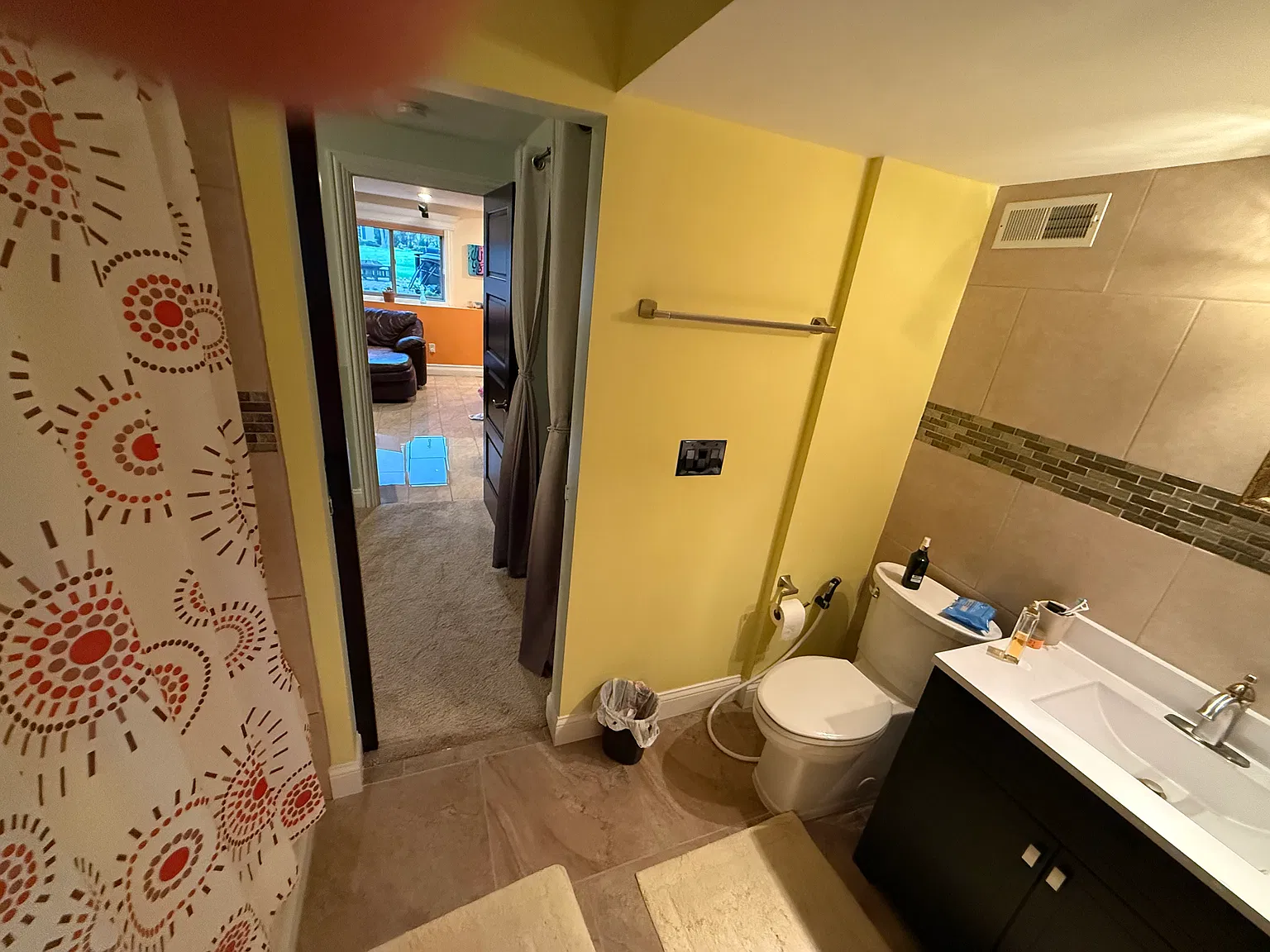 3 bed, 1800 sqft, $1,300 — Photo 1