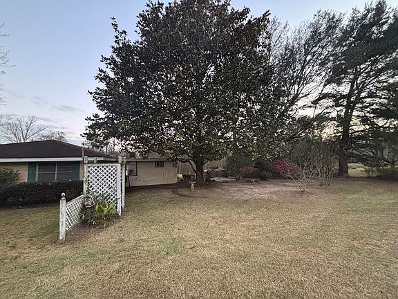 3rd image of 263 Spring Hill Rd