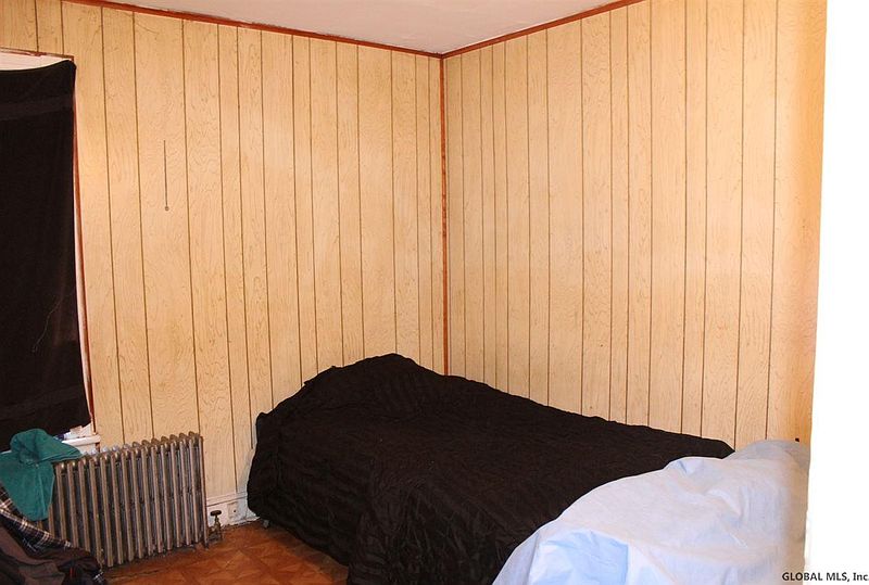 4th image of 1620-22 FOSTER Avenue