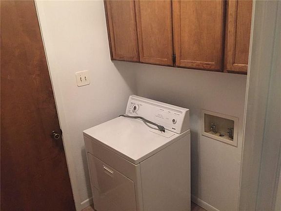 5th image of 631 Hallvale Dr
