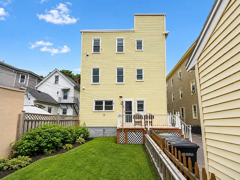 18 Otis St #1 — Photo 4