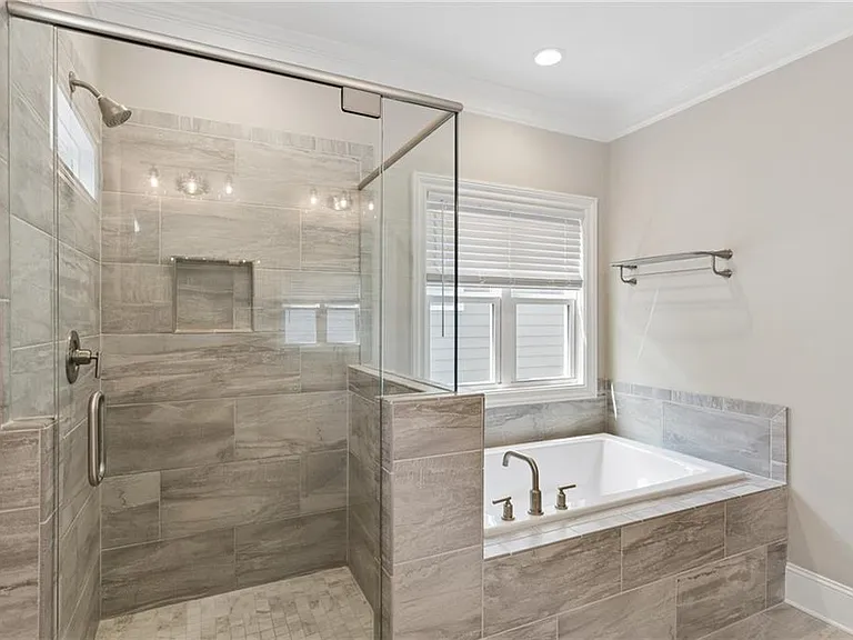 1821 Sanford Dr NW — Photo 32