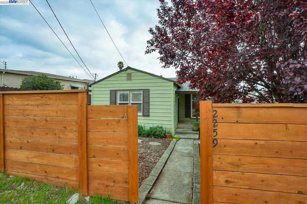 2259 Pomar Vista St photo 1