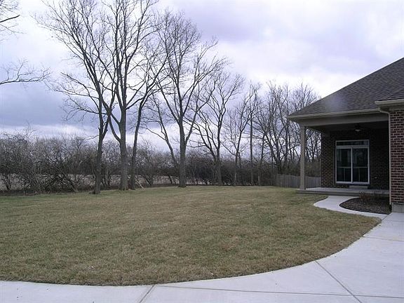4th image of 698 Shayna Ln