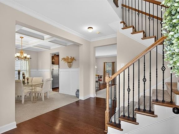 3rd image of 5365 Rialto Way