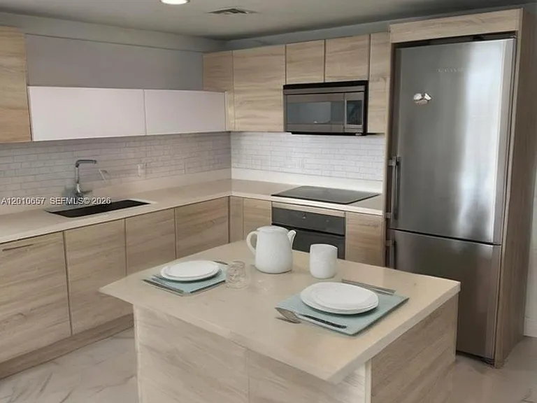16385 Biscayne Blvd #717 — Photo 3