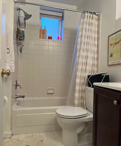 Bath #2 with shower/tub