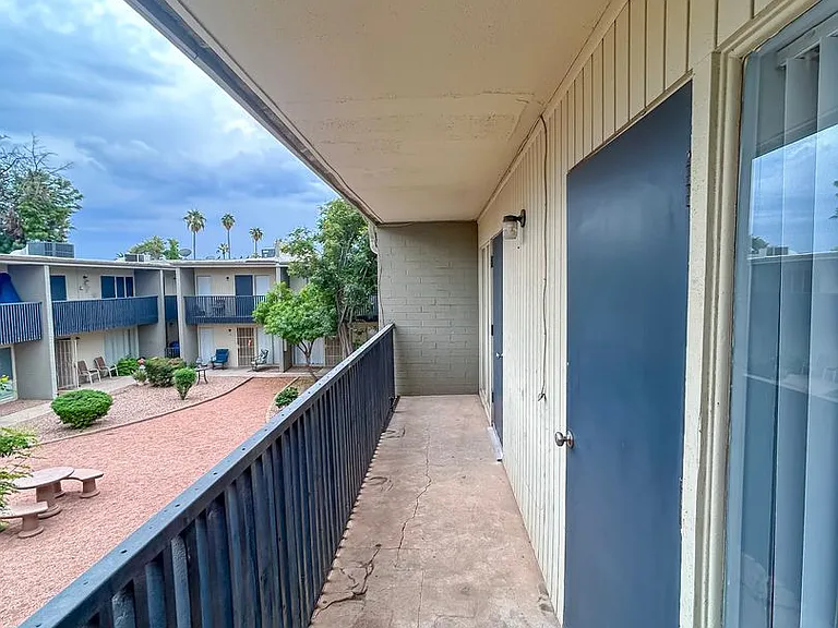 6802 N 17th Ave — Photo 33