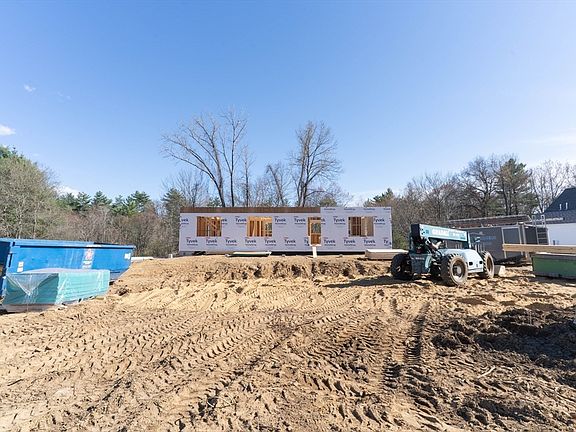 3rd image of 5 Brickyard Rd