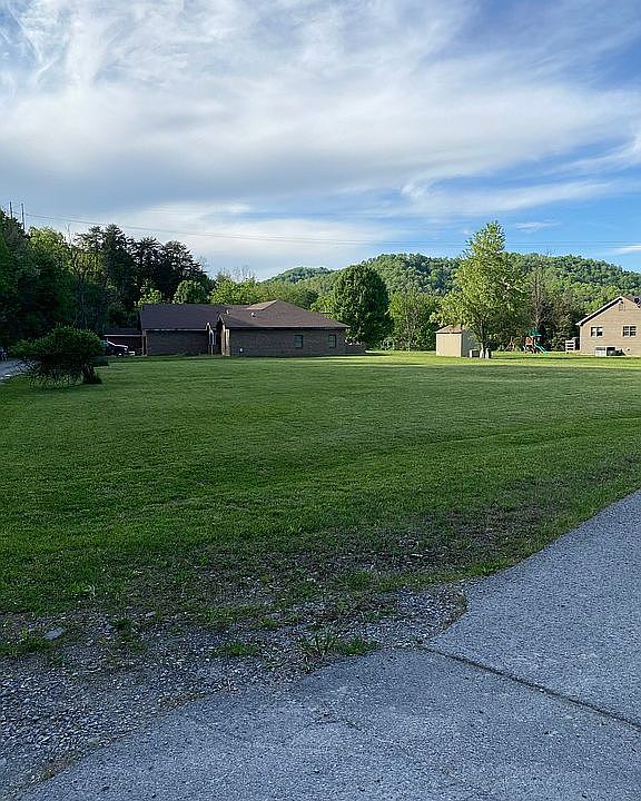 1st image of 5 Billups Dr