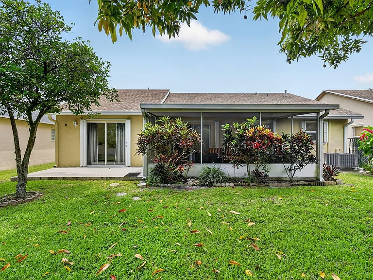 1080 Salmon Isle — Photo 11