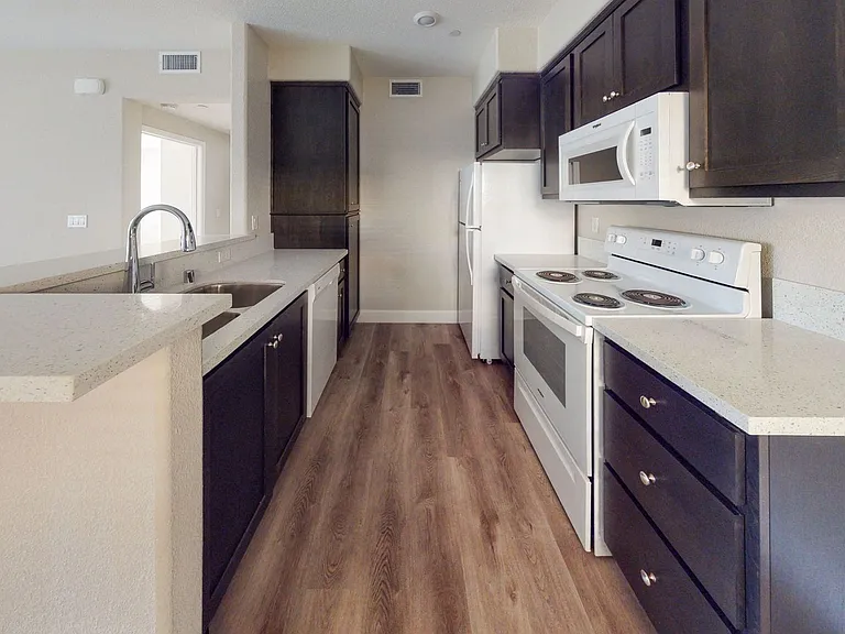 Heritage Landing Apartments — Photo 9