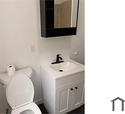 3 bed, 1000 sqft, $2,400 — Photo 3