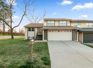 7449 W Maple Dr, Lakewood, CO 80226