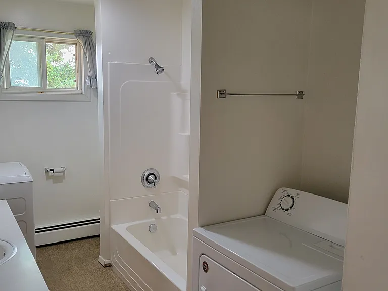 1924 Winne Ave #1924 — Photo 11