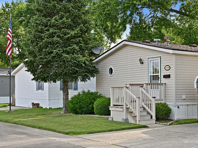 Oakwood Village — Photo 4