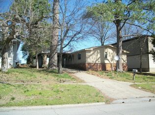 512 Church St, Harrisburg, IL 62946
