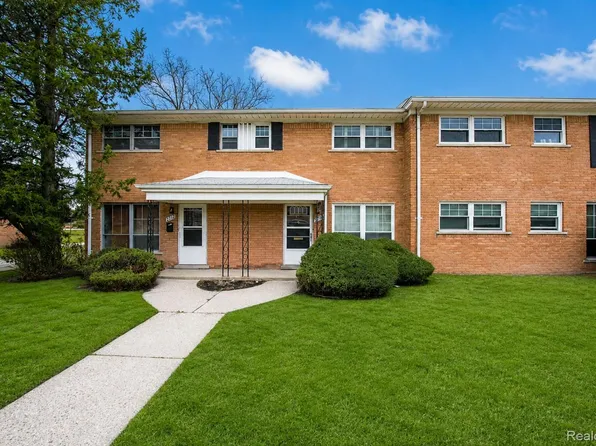 2708 W Thirteen Mile Rd, Royal Oak, MI 48073