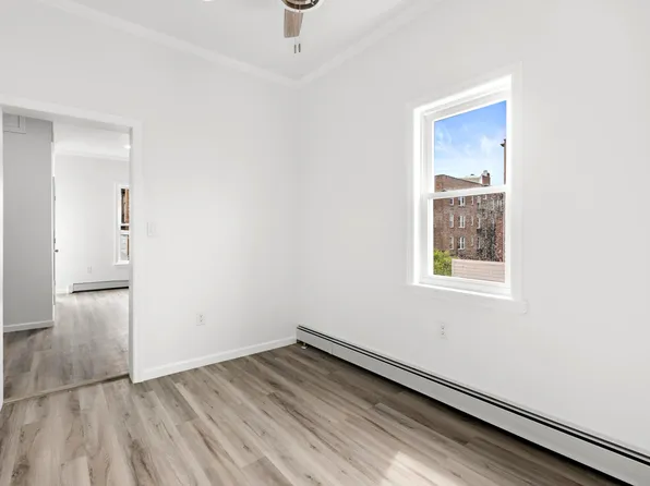 20 Saint Pauls Avenue image 11 of 18