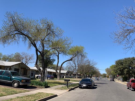 4th image of 5218 Village Row