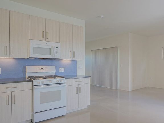 2nd image of 127 Morningside Dr SE #127
