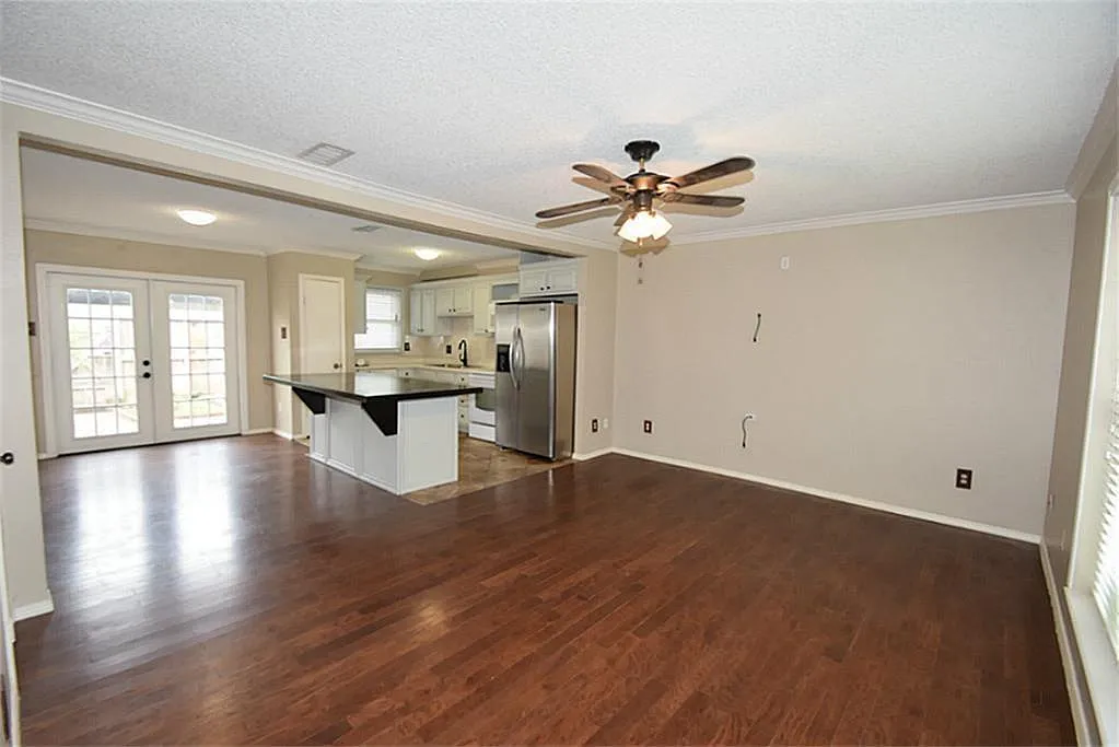 2 bed, 1.5 bath, 1176 sqft, $1,480 — Photo 3