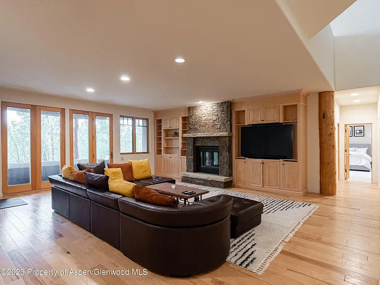 40 Maple Ridge Ln — Photo 22
