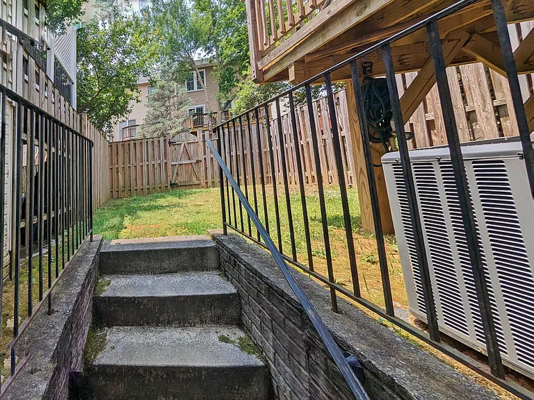 5240 Earles Ct — Photo 25