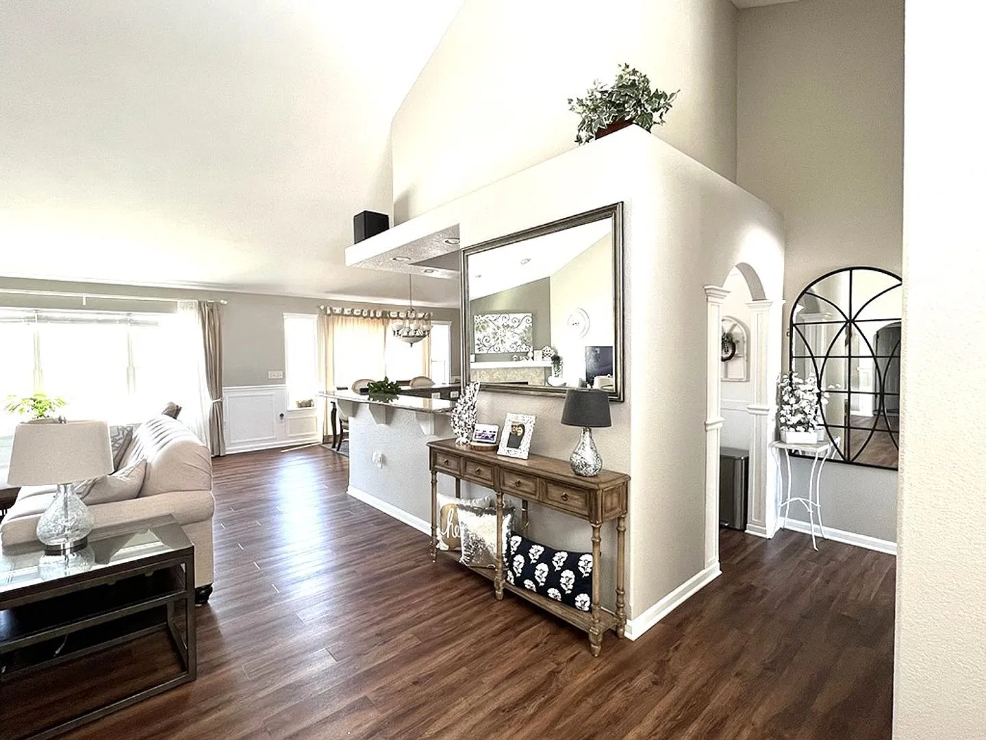 4 bedroom Franklin Single Family — Photo 4
