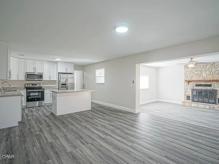 410 S Star Ave — Photo 13