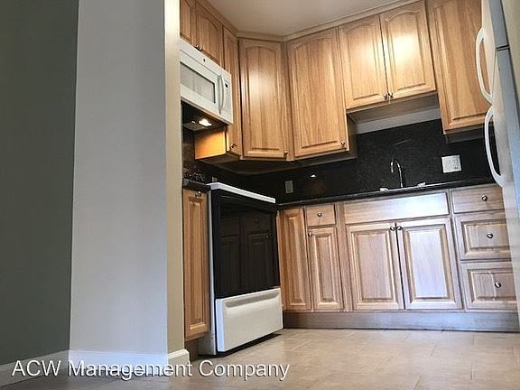 5th image of 1530 Ebener St