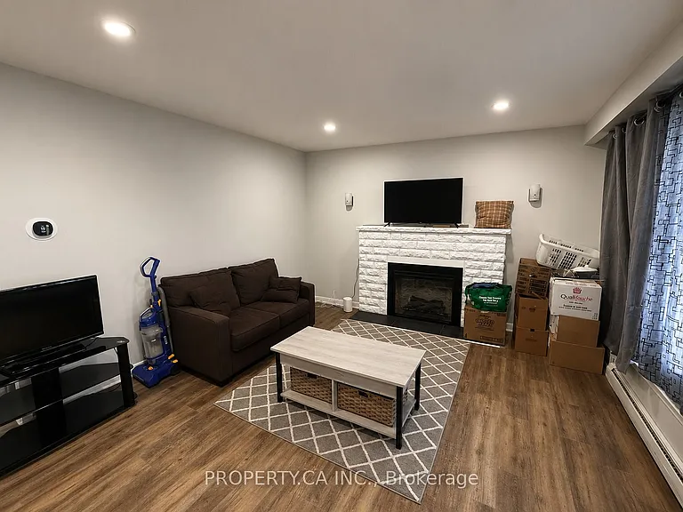 9 Garnet Rd #UPPER — Photo 2
