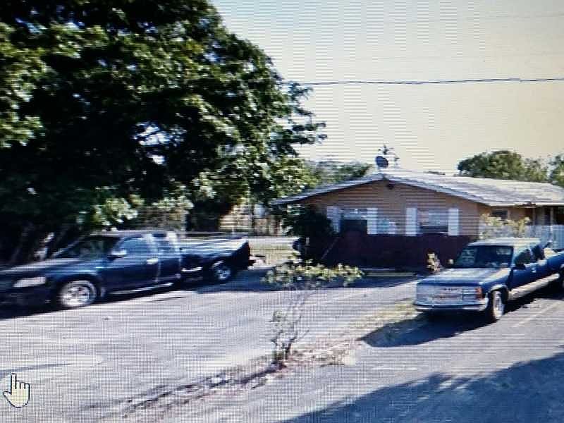 1st image of 861 SW 10th Dr