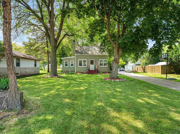 1427 Oak St, Oshkosh, WI 54901