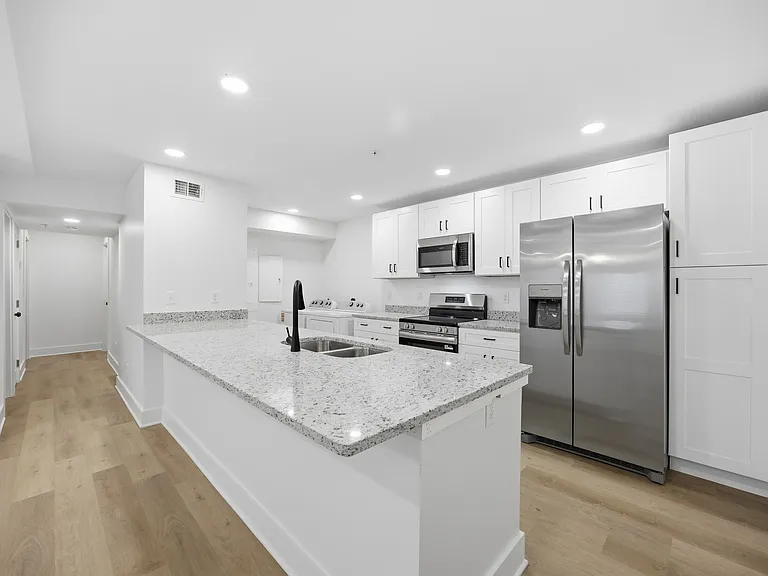 2903 15th Ave — Photo 1