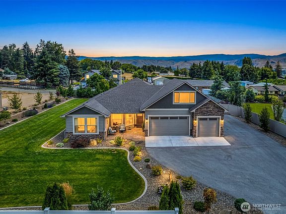 3rd image of 2777 NW Arlenes Court