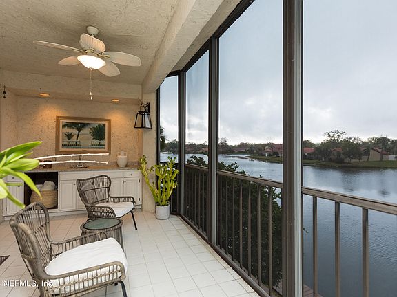 2nd image of 3820 LAVISTA Circle #115