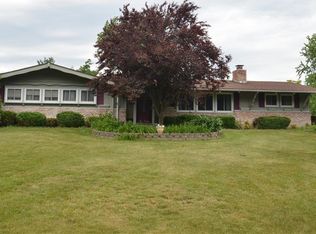 62 Saint Andrews Dr, Rochester, NY 14626