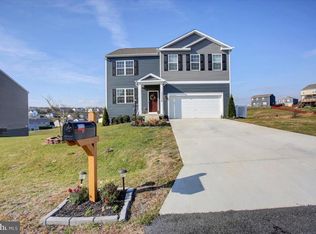 11115 Cross Fields Dr, Waynesboro, PA 17268