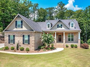 146 Rivers Edge Dr, Forsyth, GA 31029