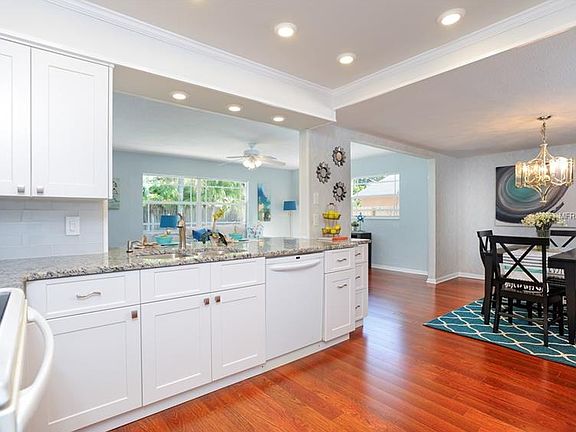 5th image of 7337 Norwich Ln