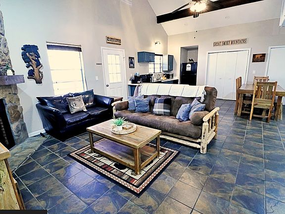 4th image of 2265 Lones Branch Ln