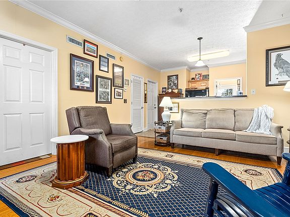 4th image of 615 W Glenn Ave APT 101