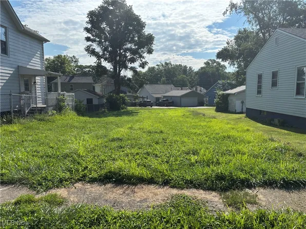 144 Corwin Ave, Zanesville, OH 43701