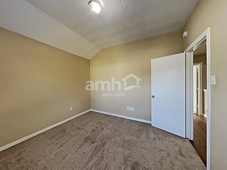 5010 Deerpath Dr — Photo 21
