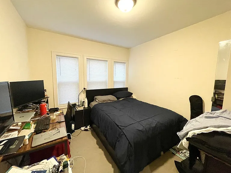 21 Iroquois St #1A — Photo 8