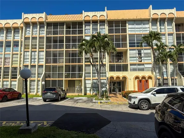 601 Three Islands Blvd APT 117, Hallandale Beach, FL 33009
