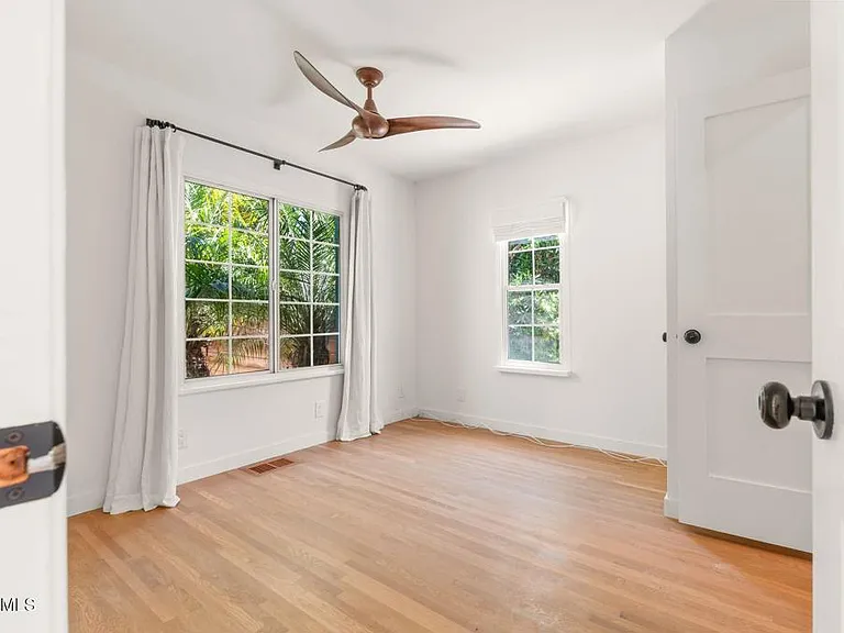 317 El Medio St — Photo 4